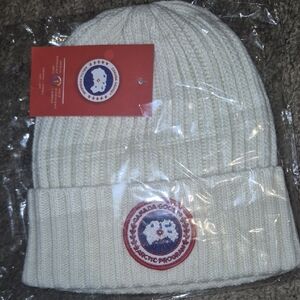 Canada Goose Off-White Knit Beanie